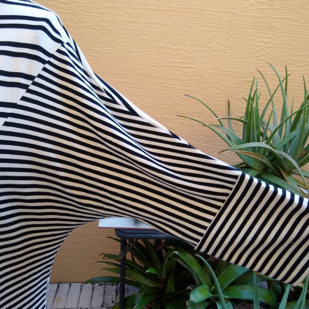 Geometric Design Top by WHBM - Picture 3 of 4